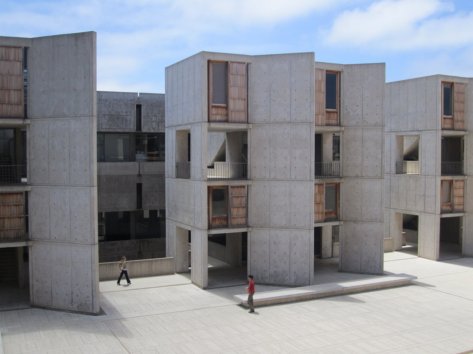 Salk Institute courtyard framed by Louis Kahn’s concrete laboratory blocks.